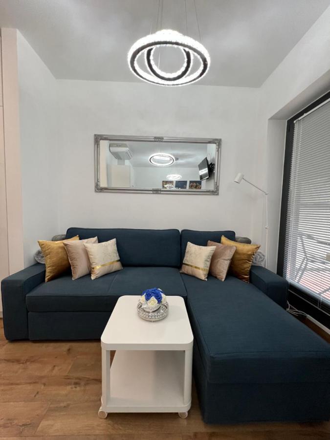 Luxe Central Studio With Pool, Parking & Ac 布达佩斯 外观 照片