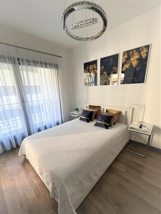 Luxe Central Studio With Pool, Parking & Ac 布达佩斯 外观 照片