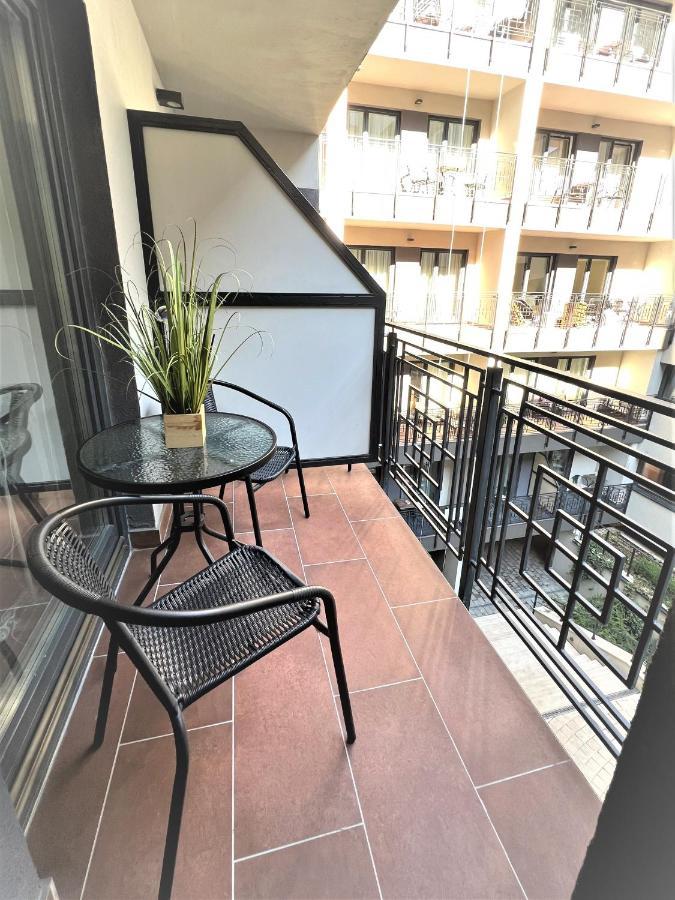 Luxe Central Studio With Pool, Parking & Ac 布达佩斯 外观 照片