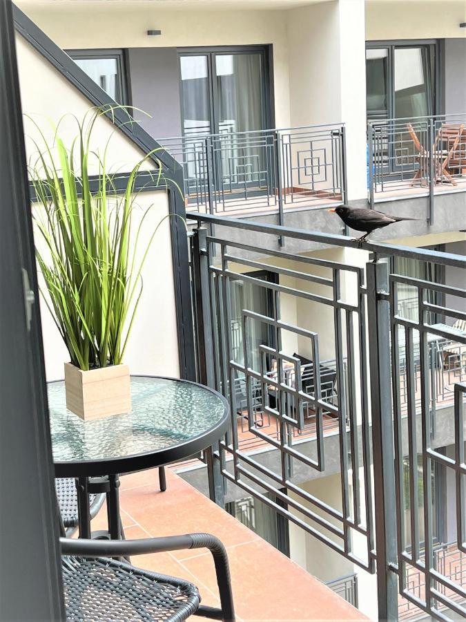 Luxe Central Studio With Pool, Parking & Ac 布达佩斯 外观 照片