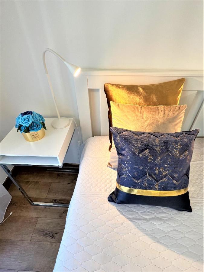 Luxe Central Studio With Pool, Parking & Ac 布达佩斯 外观 照片