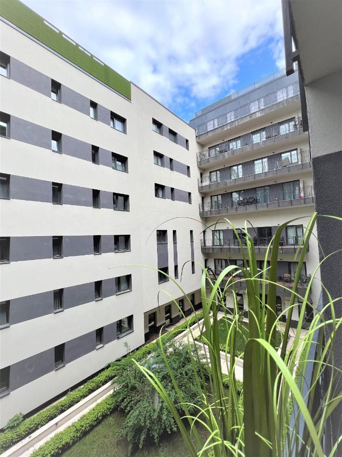 Luxe Central Studio With Pool, Parking & Ac 布达佩斯 外观 照片