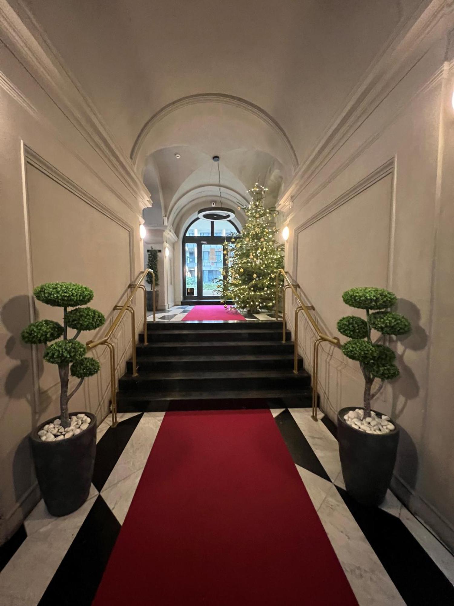 Luxe Central Studio With Pool, Parking & Ac 布达佩斯 外观 照片