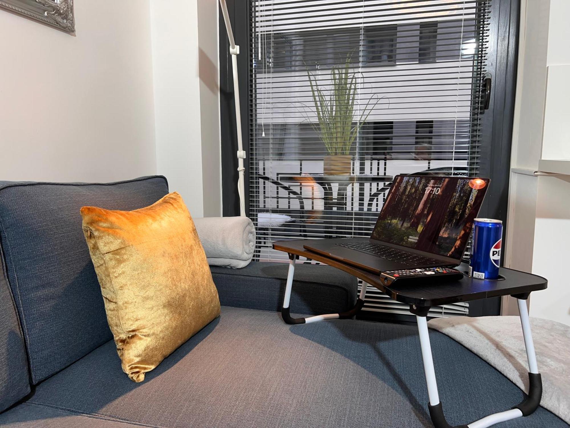 Luxe Central Studio With Pool, Parking & Ac 布达佩斯 外观 照片