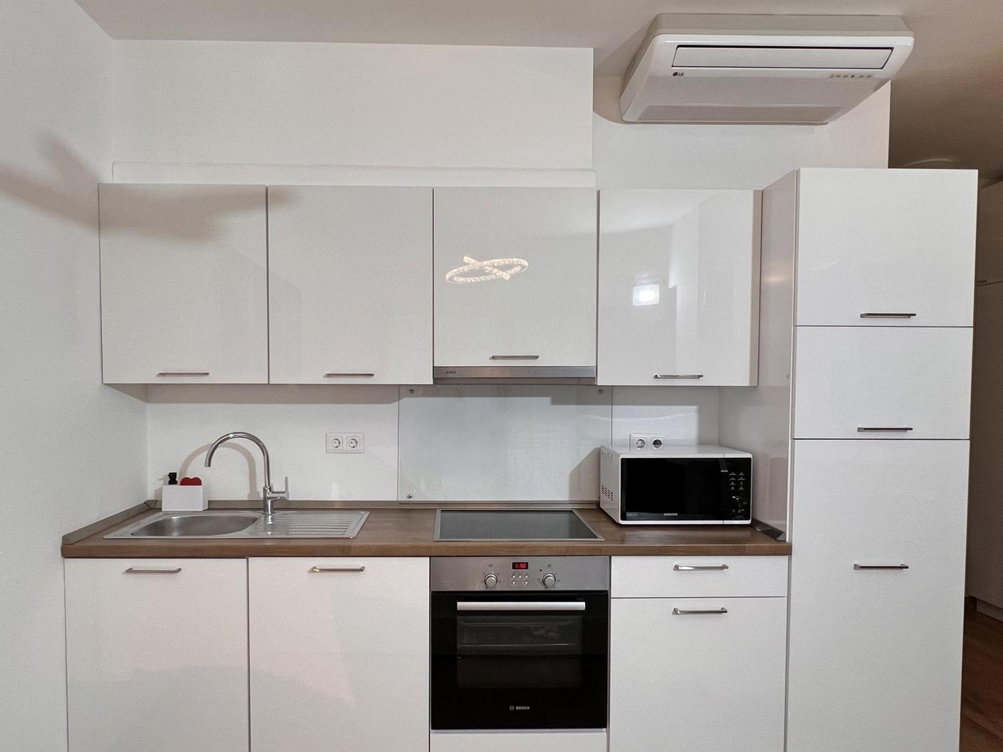 Luxe Central Studio With Pool, Parking & Ac 布达佩斯 外观 照片
