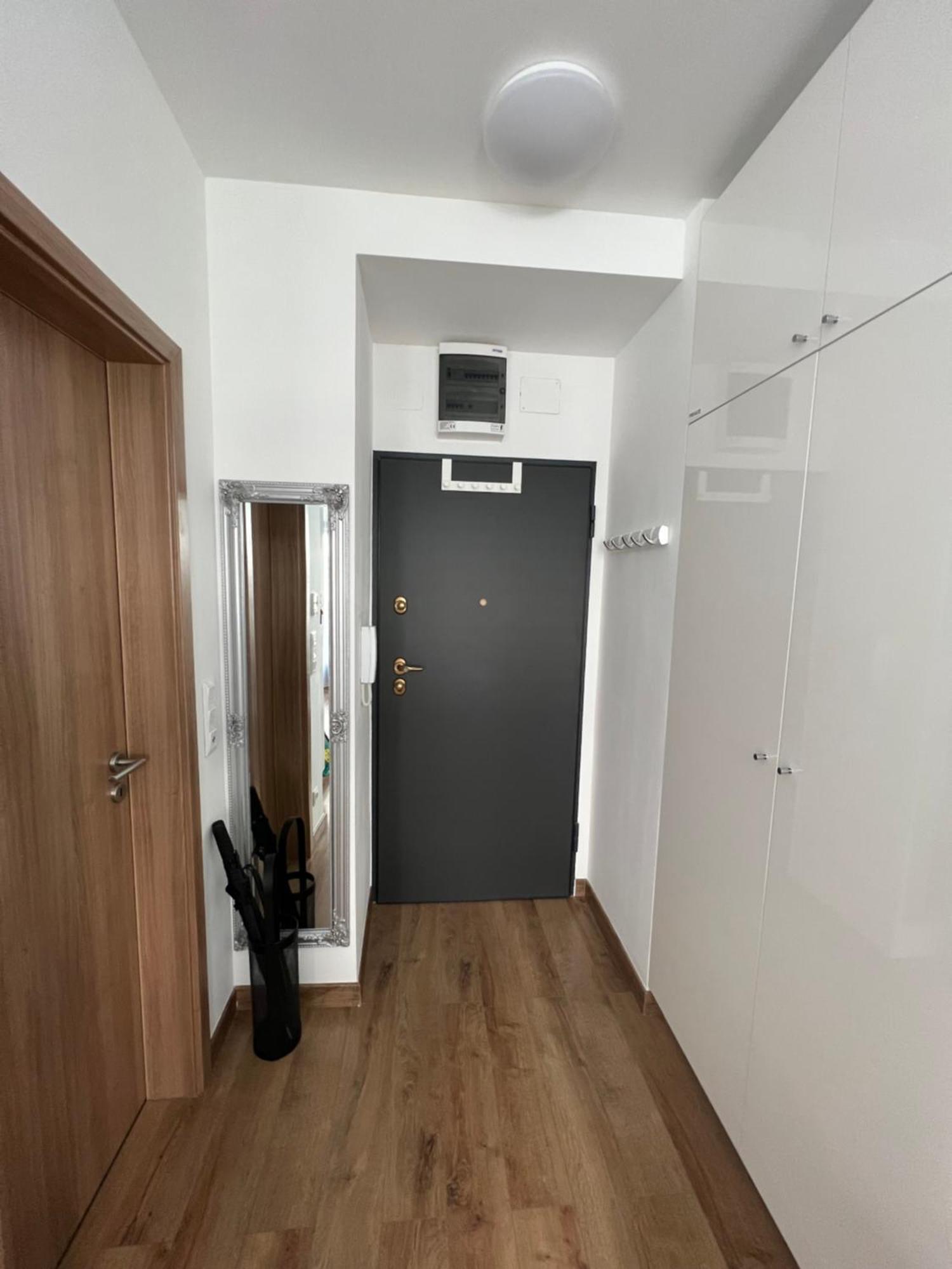 Luxe Central Studio With Pool, Parking & Ac 布达佩斯 外观 照片